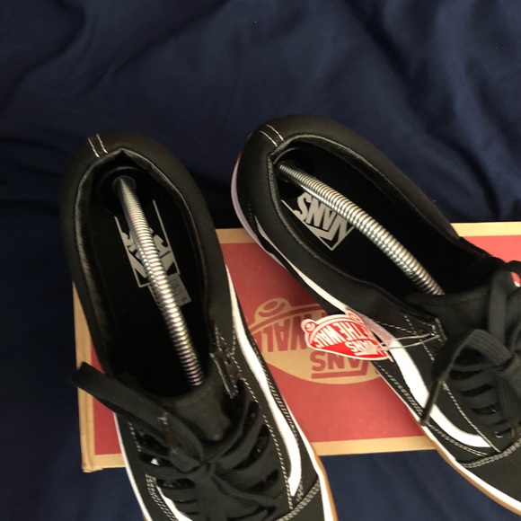 Old school Vans (Gum bumper) - Picture 3 of 8